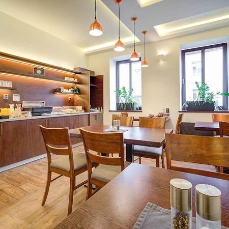Penzion Kralovska Cesta Brno Bagian luar foto