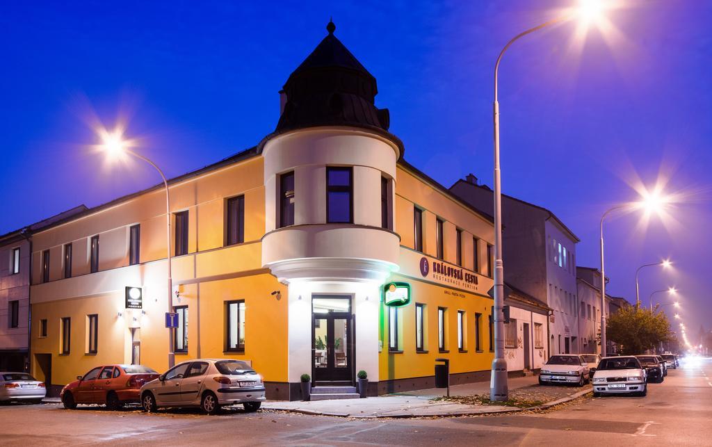 Penzion Kralovska Cesta Brno Bagian luar foto