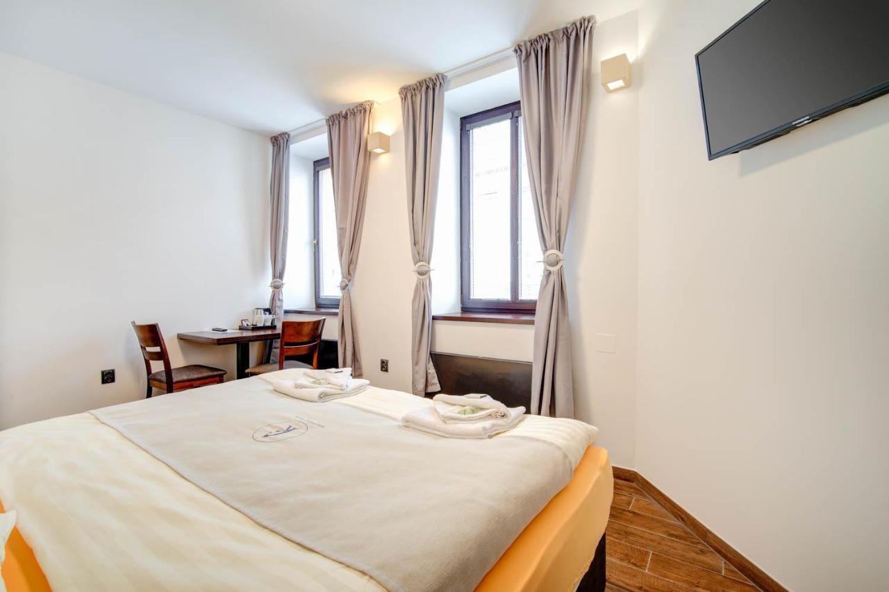 Penzion Kralovska Cesta Brno Bagian luar foto